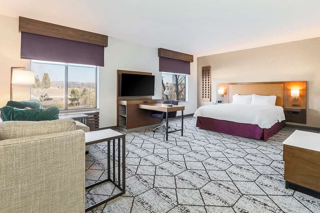 Hampton Inn & Suites